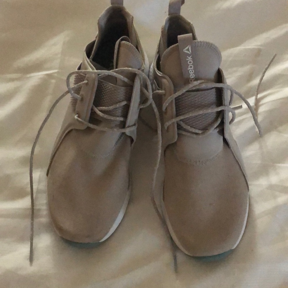 Barely worn Reebok sneakers